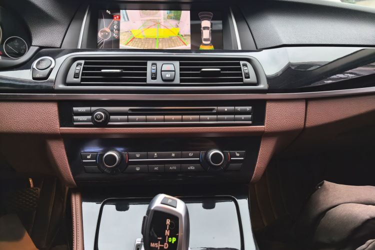 宝马5系 2017款 520Li 典雅型局部细节16