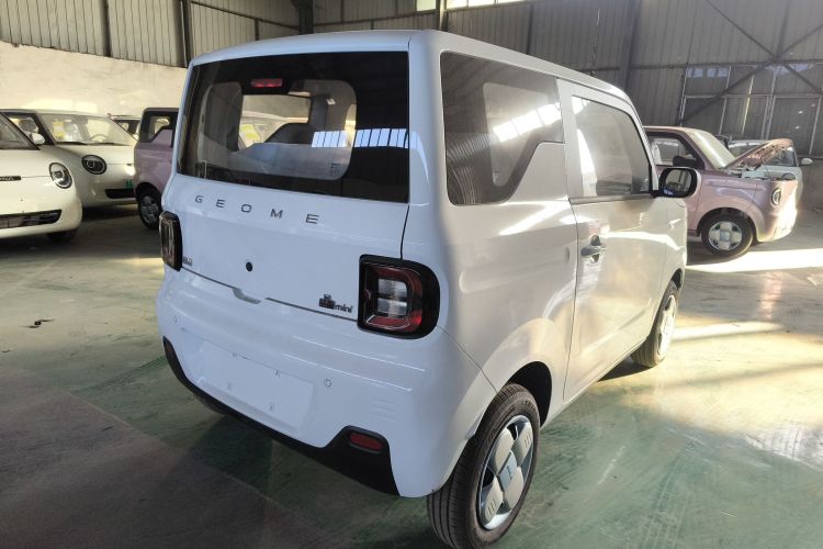 吉利银河 2024款 熊猫mini 200km 耐力熊车身外观7