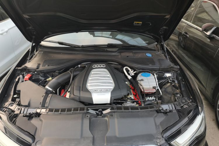 奥迪A6L 2018款 30周年年型 30 FSI 风尚型机舱底盘24