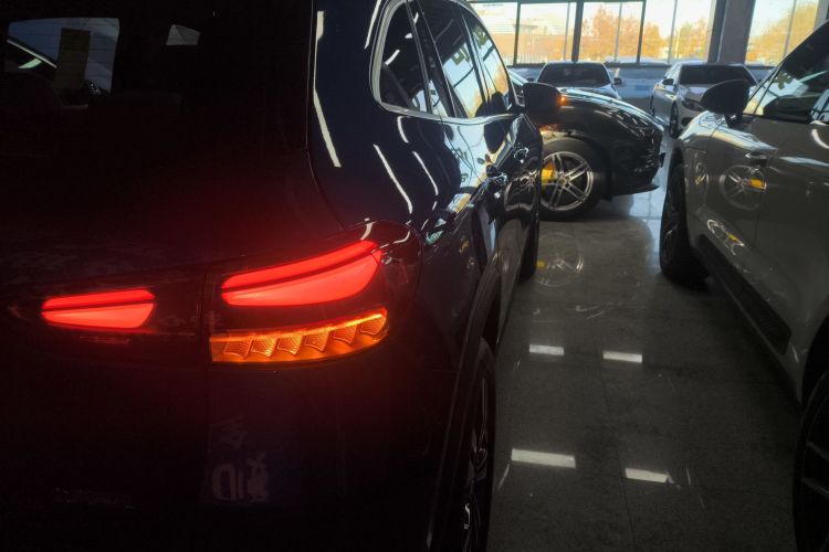 奔驰GLA 2024款 GLA 200车身外观9