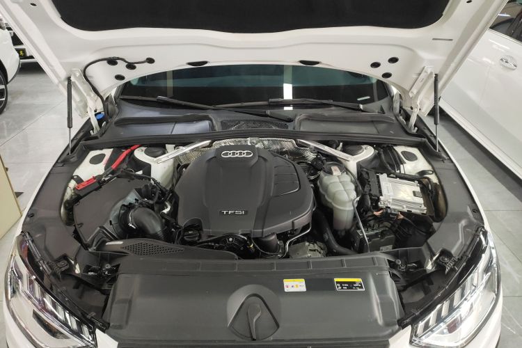 奥迪A4L 2022款 40 TFSI 时尚动感型机舱底盘24