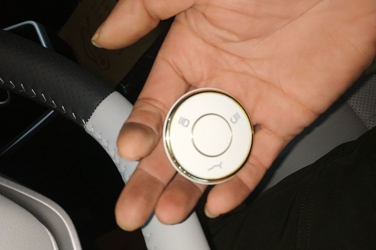 哪吒汽车 哪吒AYA 2023款 401 Lite中控内饰7001