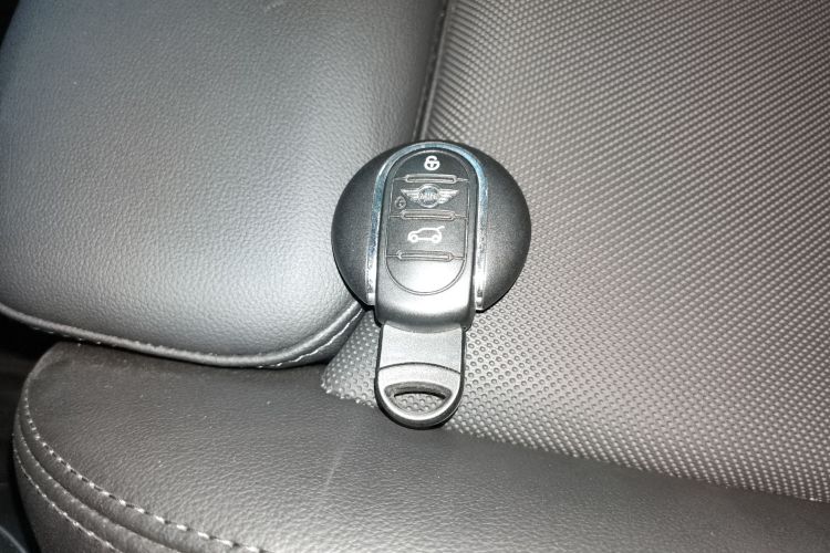 MINI 2022款 1.5T COOPER 经典派中控内饰7001