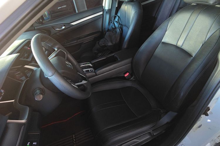 本田 思域 2016款 220TURBO CVT豪华版中控内饰19
