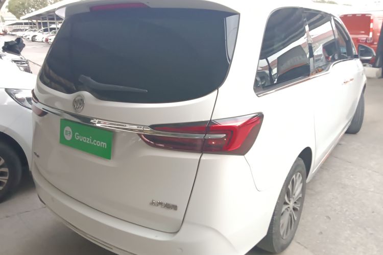 别克GL8 2023款 改款 陆上公务舱 豪华型车身外观7