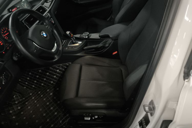 宝马3系 2019款 320Li 时尚型局部细节19