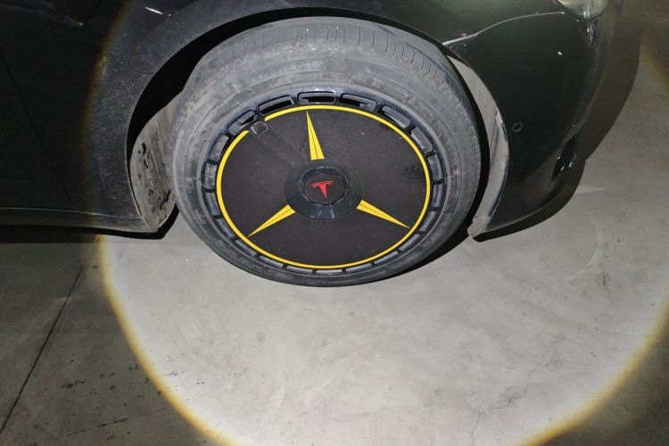 特斯拉 Model 3 2022款 后轮驱动版车身外观10