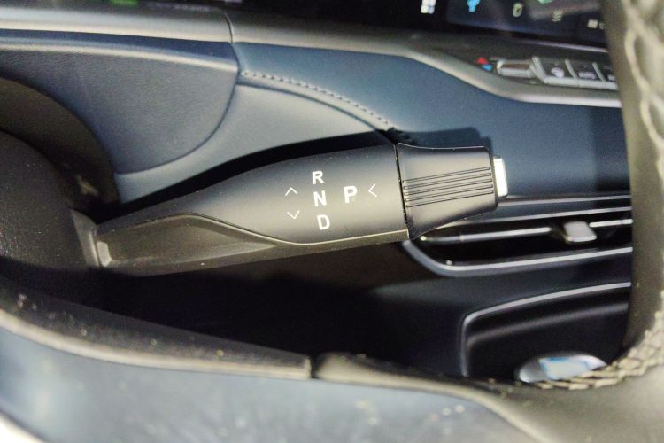 岚图汽车 岚图FREE 2024款 超长续航智驾版中控内饰18