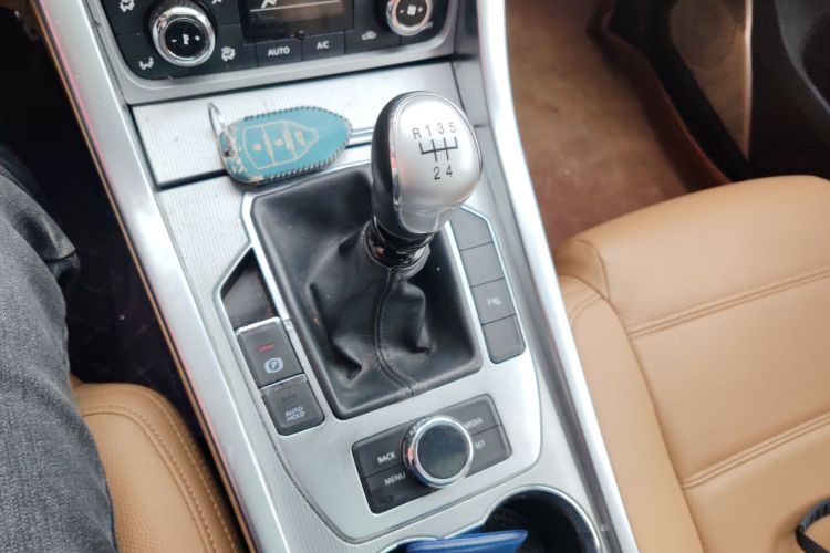 野马汽车 野马T80 2017款 1.5T 手动炫酷版中控内饰18