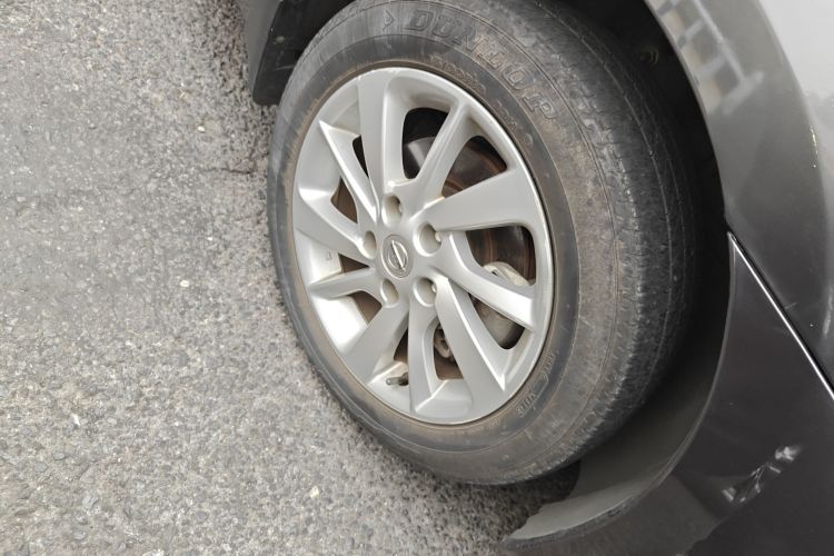 日产 轩逸 2014款 1.6XV CVT尊享版车身外观10