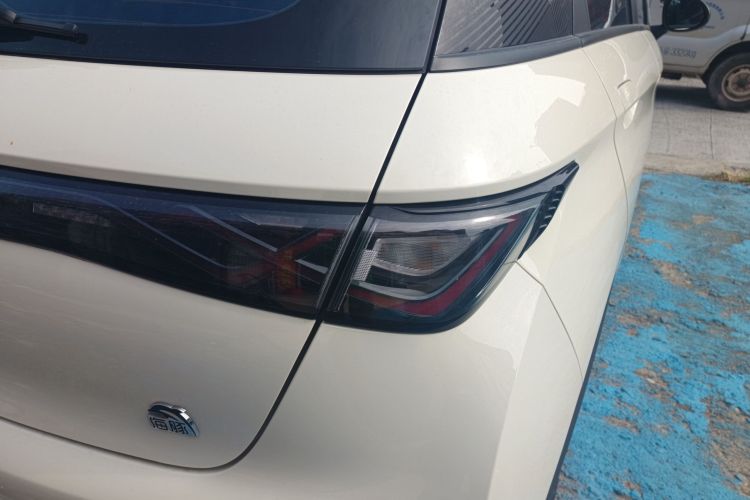 比亚迪 海豚 2023款 420km 时尚版车身外观9