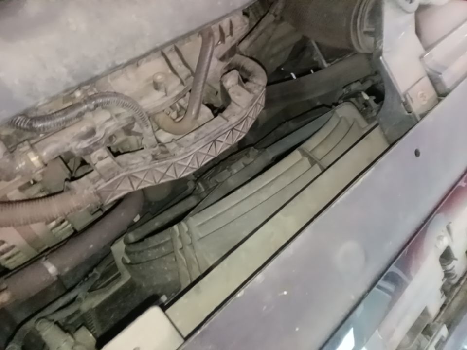 Рамка радиатора: заменялся (可拆卸)