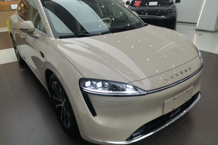 鸿蒙智行 智界R7 2024款 纯电 802km Max车身外观3