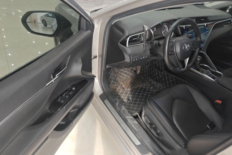 丰田 凯美瑞 2019款 2.5G 豪华版 国VI中控内饰20