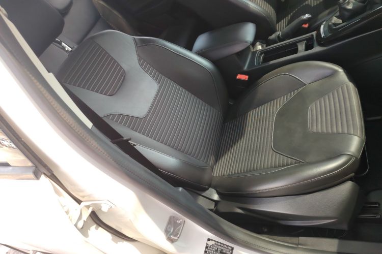 福特 福克斯 2017款 两厢 1.6L 手动风尚型智行版局部细节41