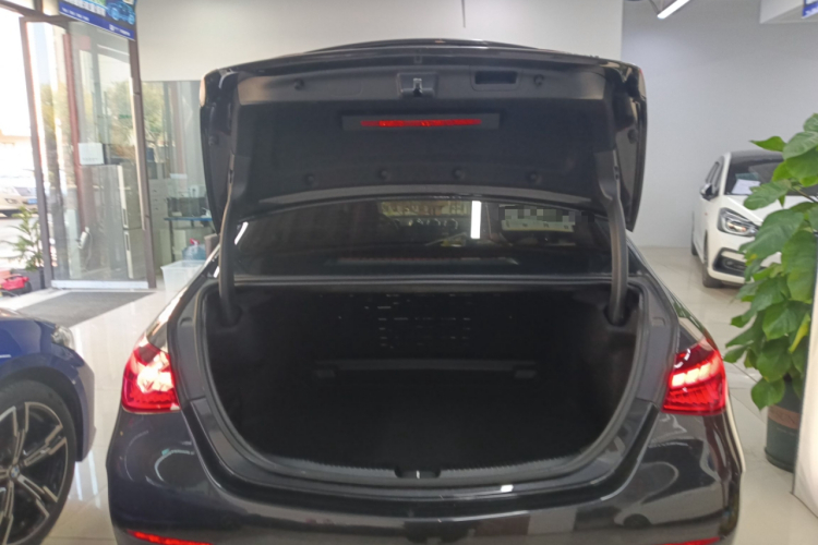 奔驰C级 2022款 改款 C 260 L 运动版机舱底盘23