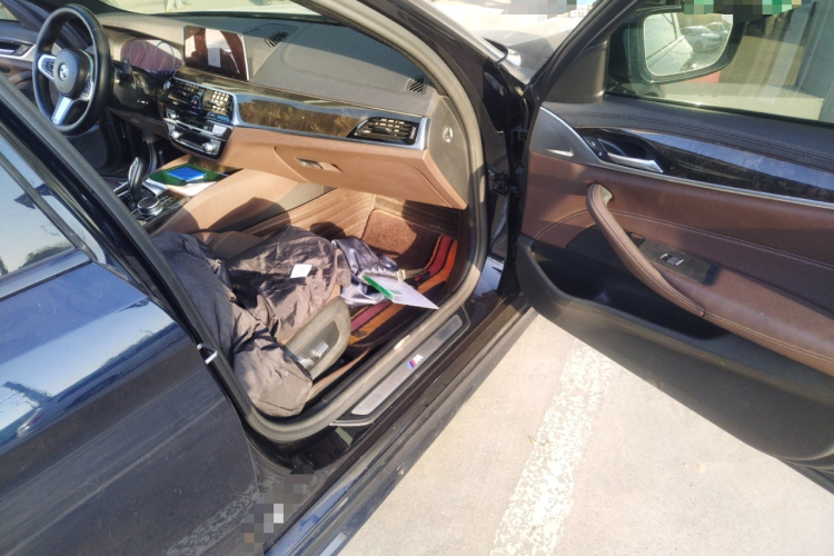 宝马5系 2019款 改款 525Li M运动套装局部细节9005