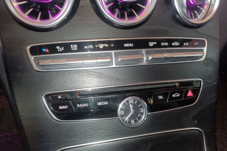 奔驰C级 2017款 C 200 L 运动版局部细节16