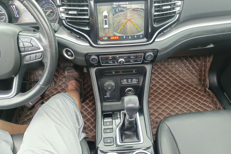 Jeep 大指挥官 2018款 2.0T 四驱尊享导航版 国V局部细节18