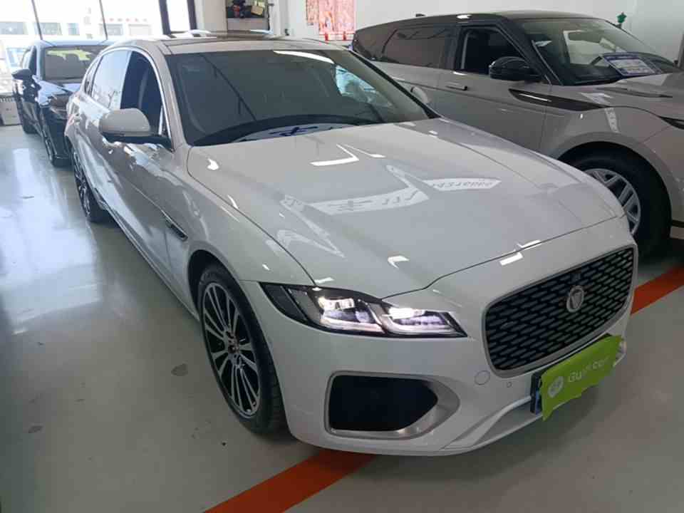捷豹XFL 2025款 2.0T P250 两驱尊享豪华版(5)