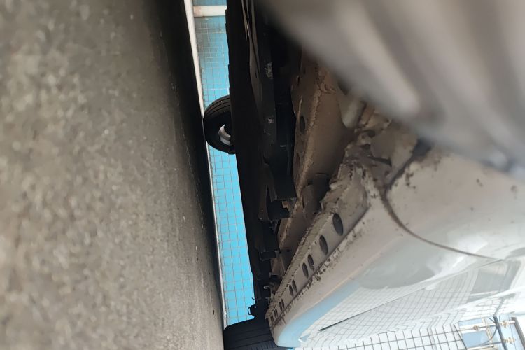 长安欧尚 奔奔E-Star 2020款 心动版 三元锂局部细节9004