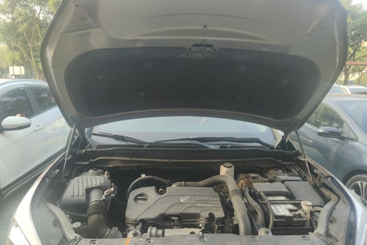 别克 昂科威 2017款 20T 两驱技术型机舱底盘24