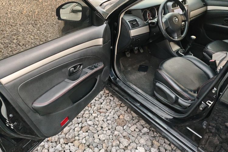 日产 轩逸 2012款 经典 1.6XE 手动舒适版中控内饰7003