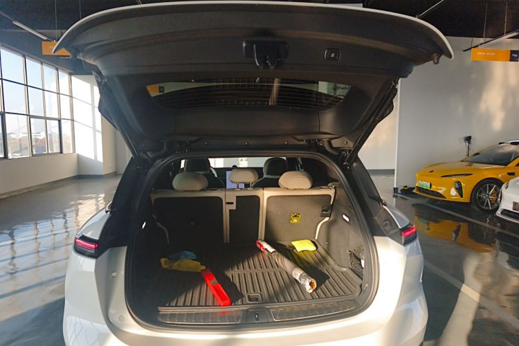 蔚来ES6 2024款 75kWh机舱底盘23