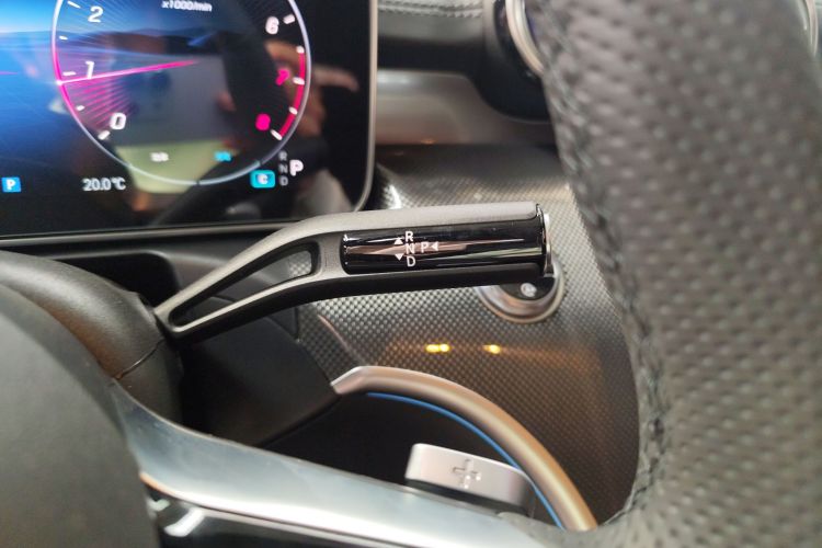 奔驰C级 2025款 改款 C 260 L 运动版中控内饰18