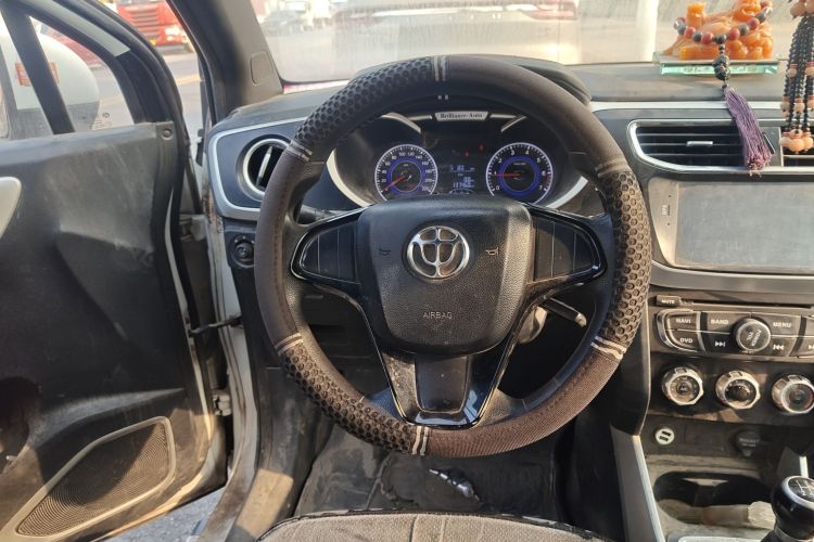 中华V3 2015款 1.5L 手动基本型中控内饰13