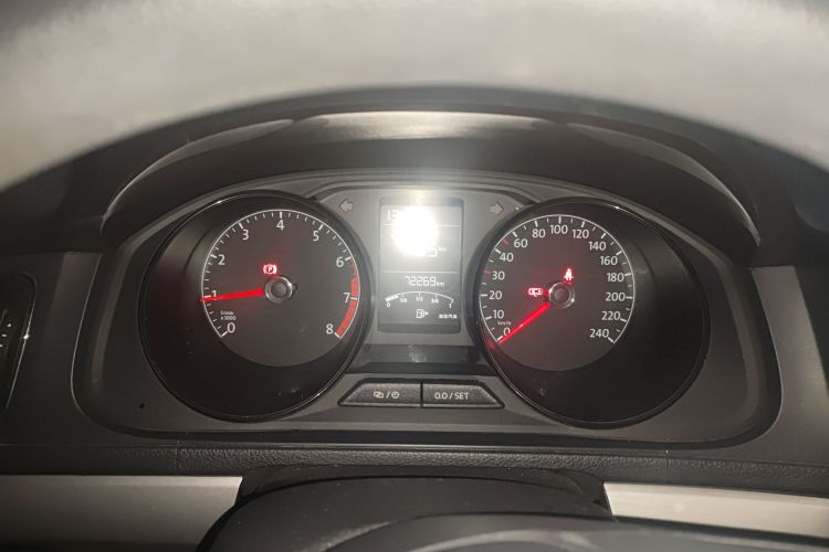 大众 朗逸 2017款 1.6L 手动风尚版中控内饰14