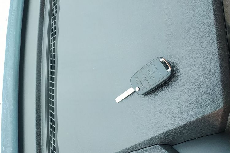 五菱汽车 五菱宏光 2021款 1.5L改款 S标准型 液压助力LAR中控内饰11