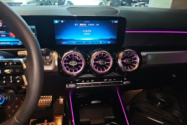 奔驰GLB AMG 2024款 AMG GLB 35 4MATIC中控内饰16