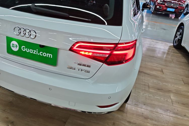 奥迪A3 2019款 Sportback 35 TFSI 进取型 国V车身外观9