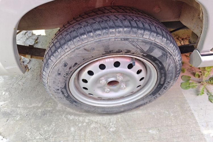 五菱汽车 五菱之光 2015款 1.2L 实用型LSI车身外观6008