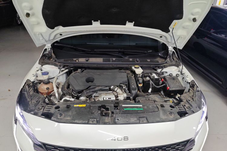 标致408 2022款 1.6T 进取版机舱底盘24