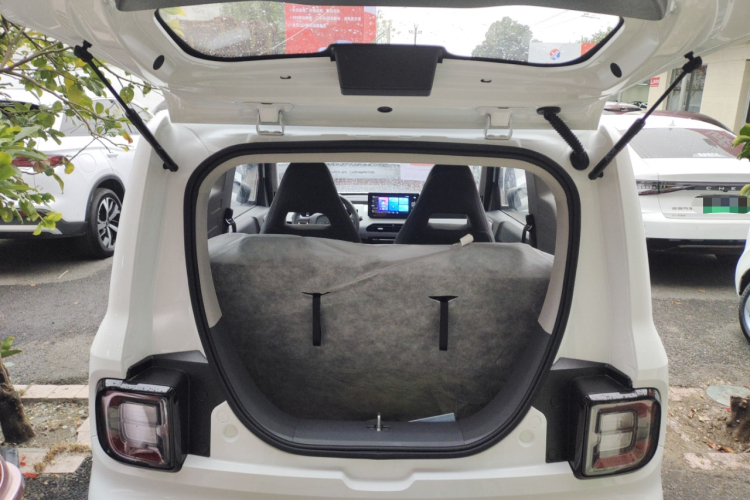 吉利银河 2024款 熊猫mini 200km 耐力熊机舱底盘23