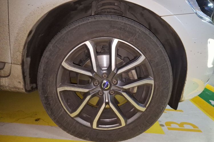 沃尔沃XC60 2017款 T5 AWD 智远升级版车身外观10