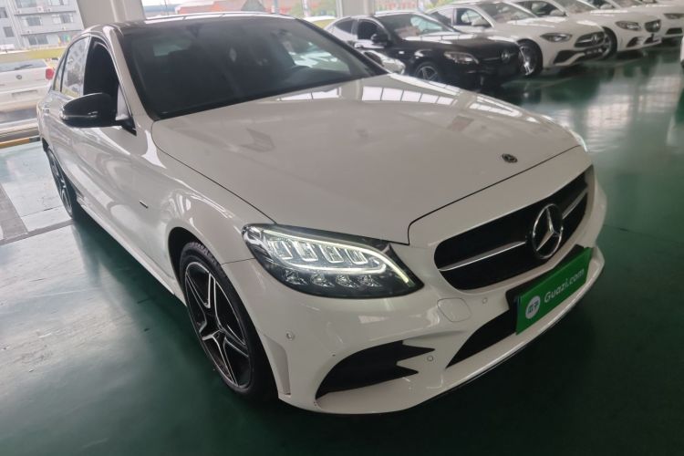 奔驰C级 2021款 C 260 L 运动星耀臻藏版车身外观3