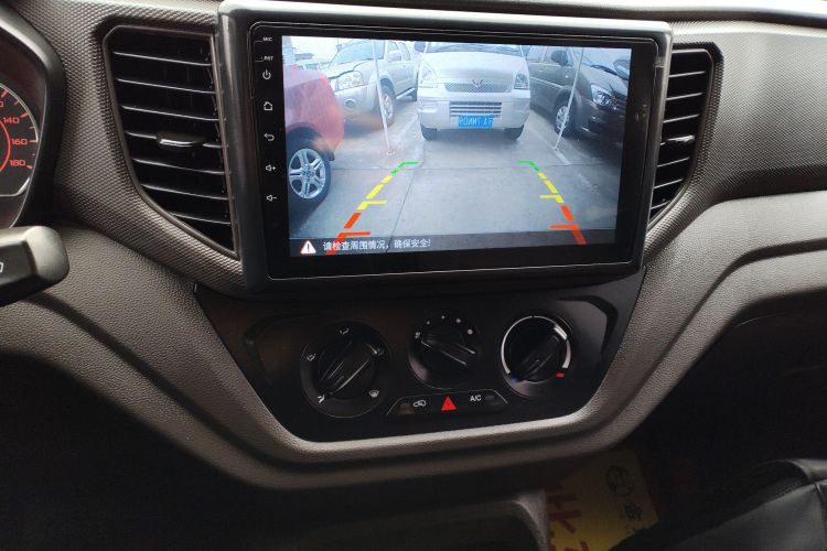 五菱汽车 五菱宏光V 2022款 1.5L劲取版电动助力LAR中控内饰16