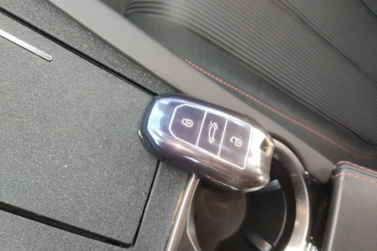 标致508 2022款 508L 360THP PureTech 先锋版中控内饰11