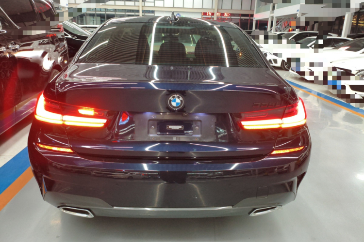 宝马3系 2022款 320Li M运动套装车身外观6004