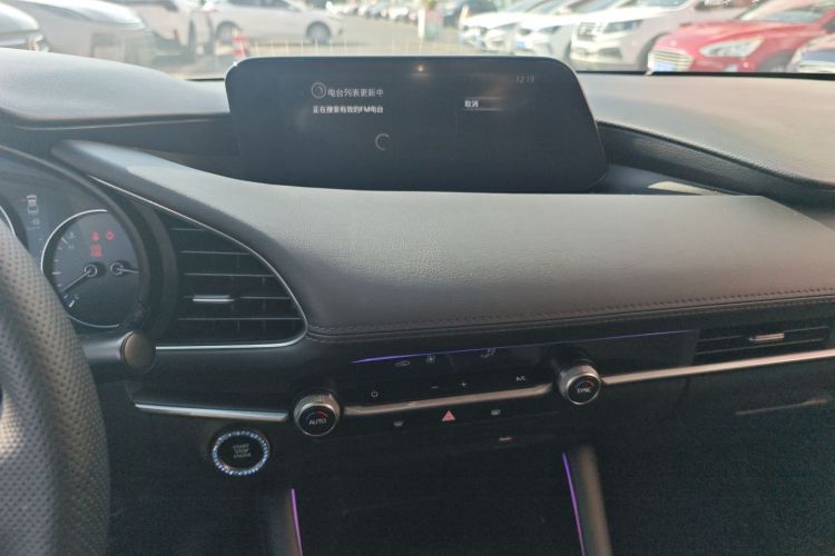 马自达3 昂克赛拉 2020款 1.5L 自动质型版中控内饰16
