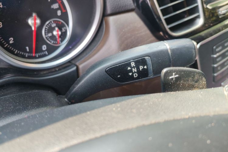 奔驰GLE 2016款 GLE 320 4MATIC 动感型局部细节18