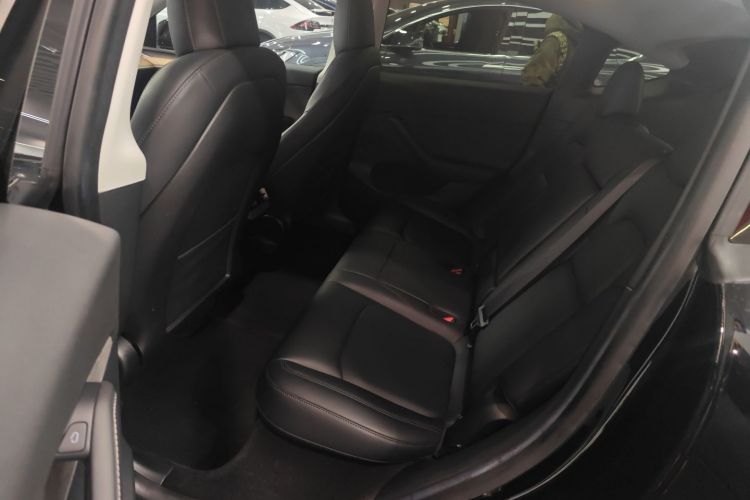特斯拉 Model Y 2022款 后轮驱动版中控内饰7004