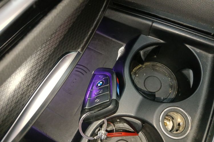 宝马5系新能源 2021款 535Le 先锋版M运动套装中控内饰7001