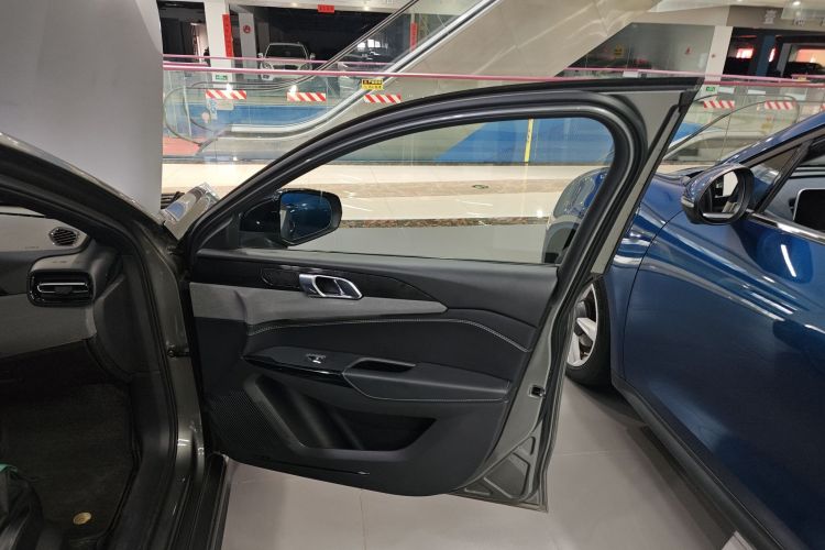 领克03 2022款 1.5TD DCT劲Pro中控内饰42