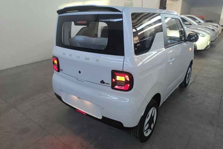 吉利银河 熊猫 2025款 210km 元气熊车身外观7