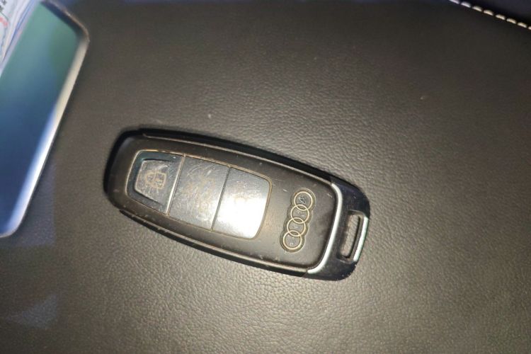 奥迪A6L 2019款 40 TFSI 豪华动感型中控内饰7001