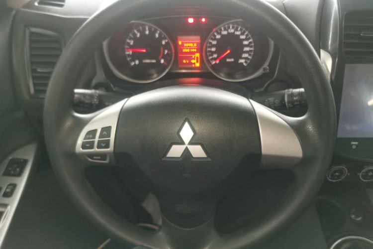 三菱 劲炫ASX 2016款 1.6L 手动两驱进取版中控内饰13